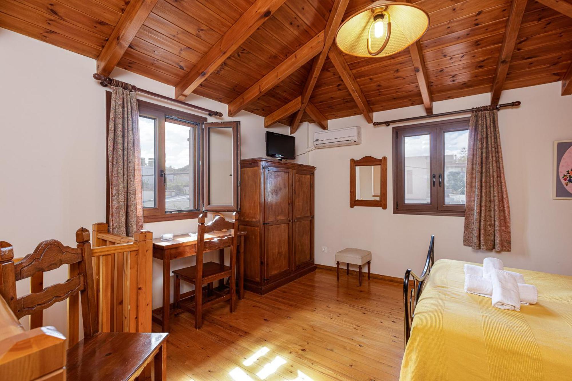 Pension Lucy Panormos  Room photo